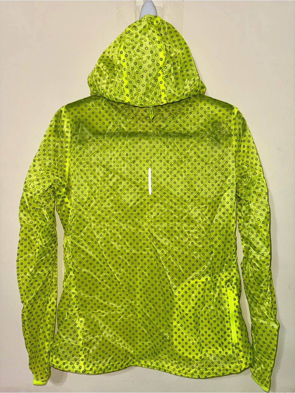 Nike Women’s Neon Yellow Hooded Reflective Dot Windbreaker - Picture 2 of 4